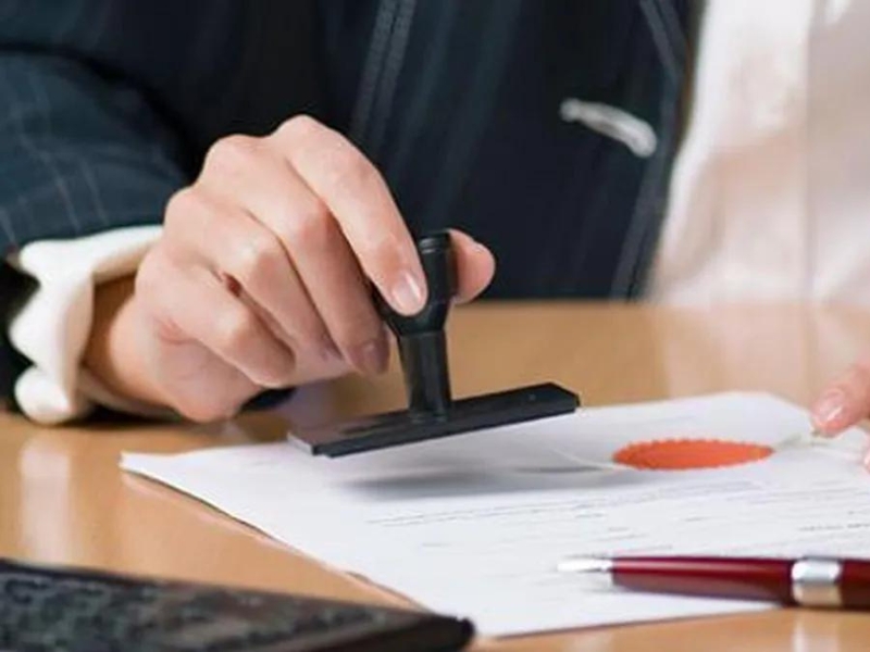 thanh toán lệ phí và nhận hợp đồng đã công chứng